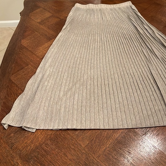 Falconeri Made in Italy Knit Pleated Midi Skirt Pale Gray Silver XS -Small - Picture 13 of 13